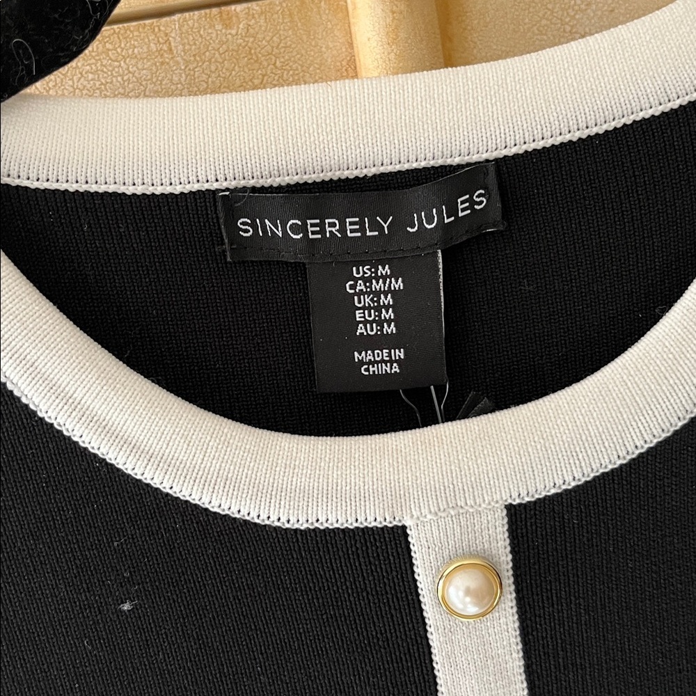 Sincerely Jules Black and White Classic Sleeveless sweater Dress-NWT-size M - Picture 4 of 7